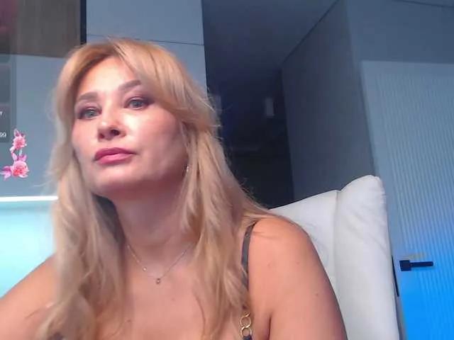 BongaCams hold-me-tight is Freechat hold-me-tight — Freechat on BongaCams