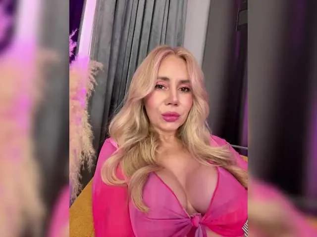 BongaCams Lunesa is Freechat Lunesa — Communication, attentive men, kisses, caresses, gifts, generous men